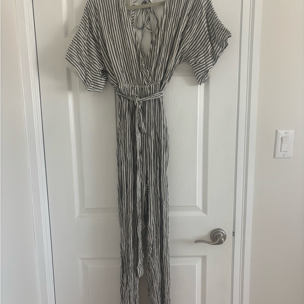 Elan Monochrome Striped Outfit